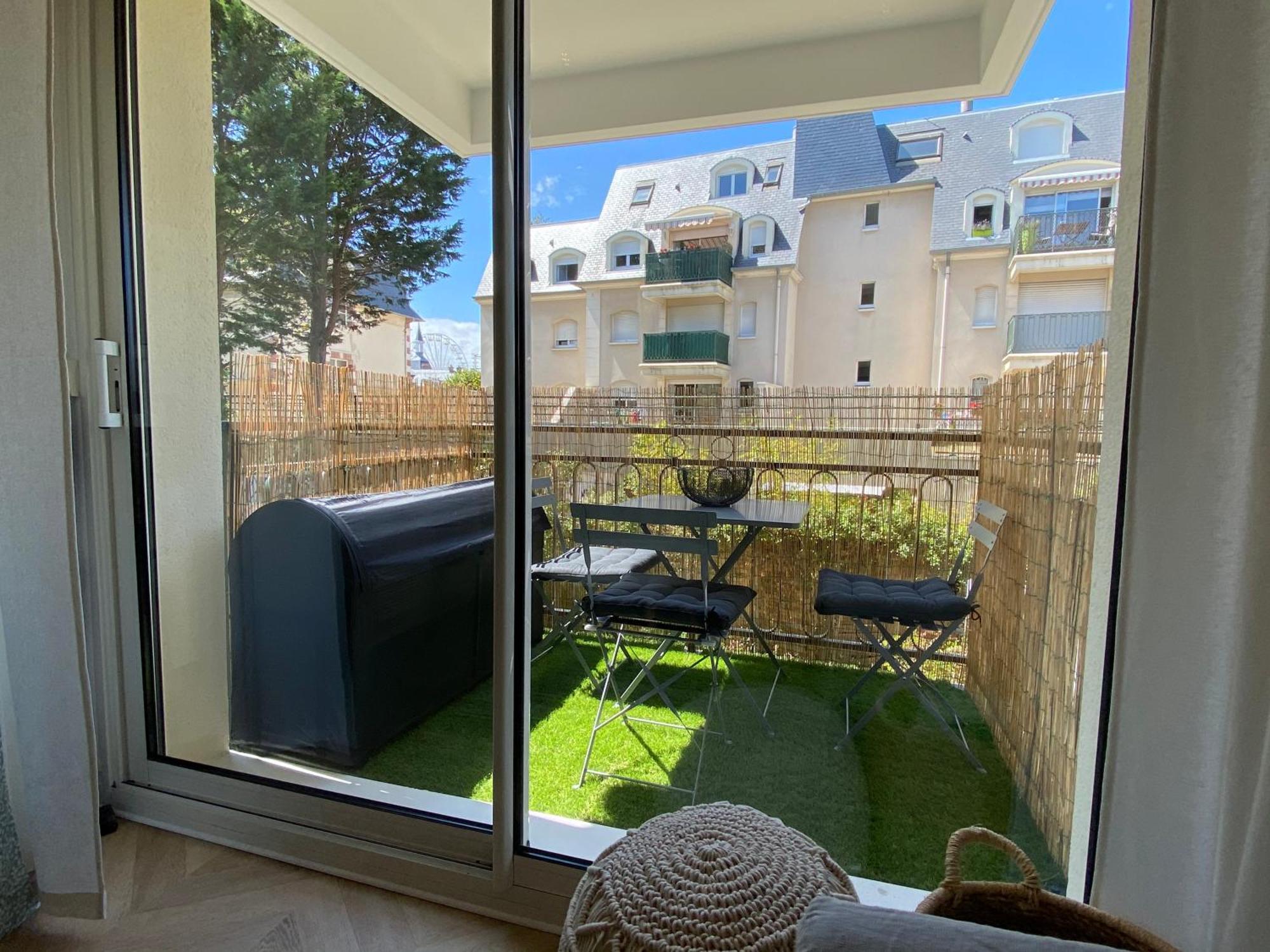 Apartment Chaleureux Deux Piece Coeur De Avec Parking Prive Cabourg